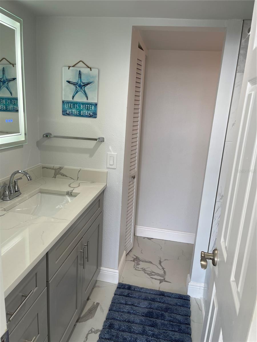 Listing photo id 32 for 1380 Gulf Boulevard 805