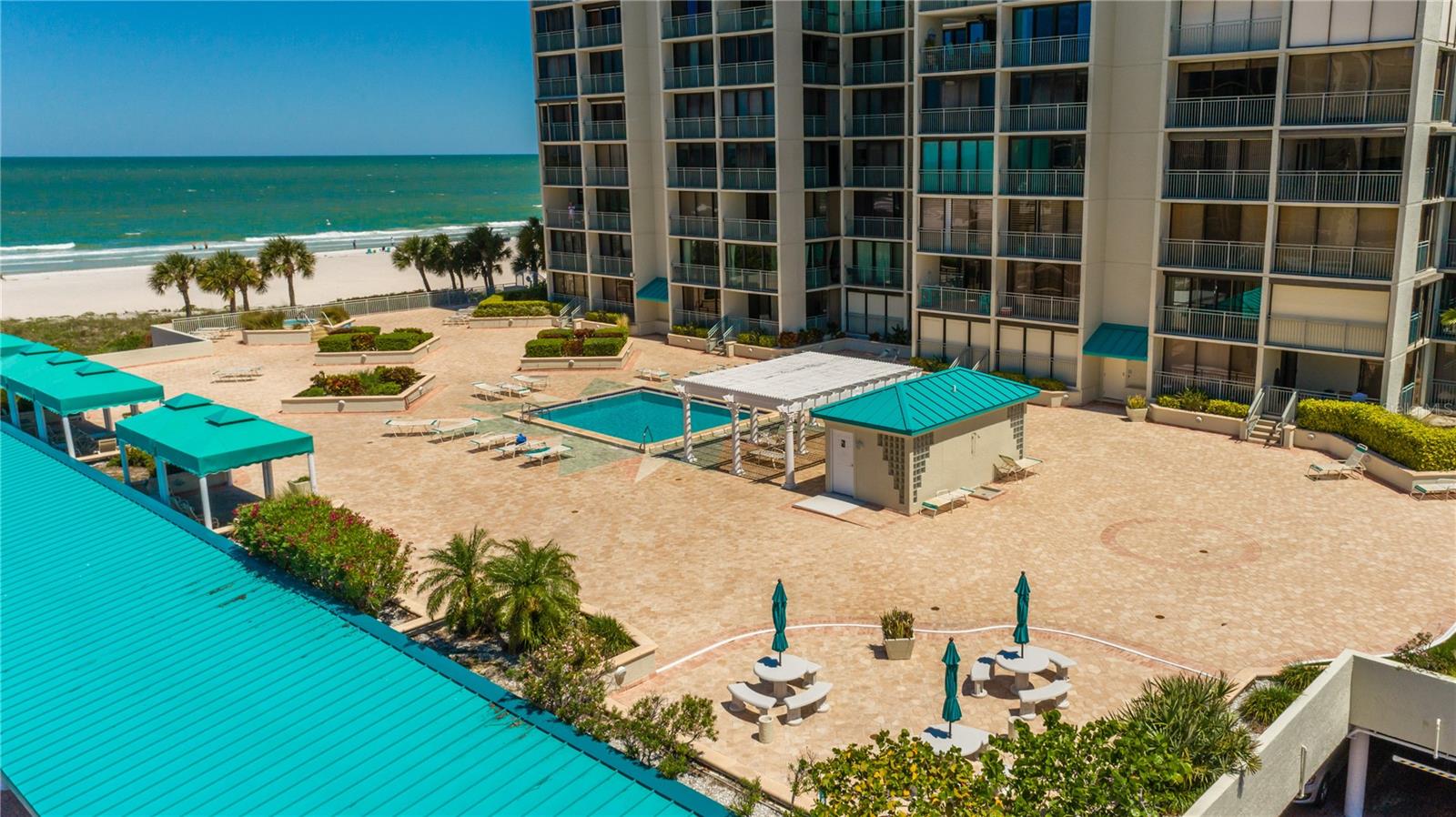 Listing photo id 40 for 1380 Gulf Boulevard 805