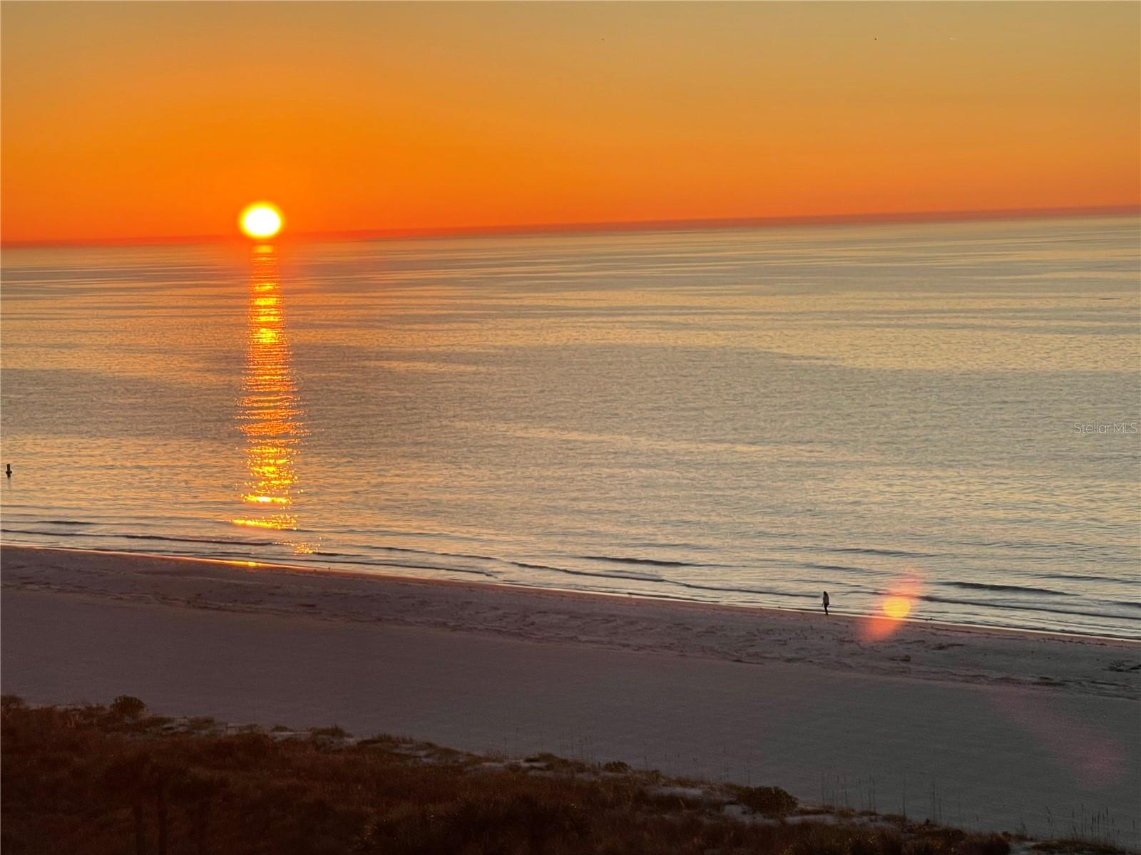 Listing photo id 51 for 1380 Gulf Boulevard 805
