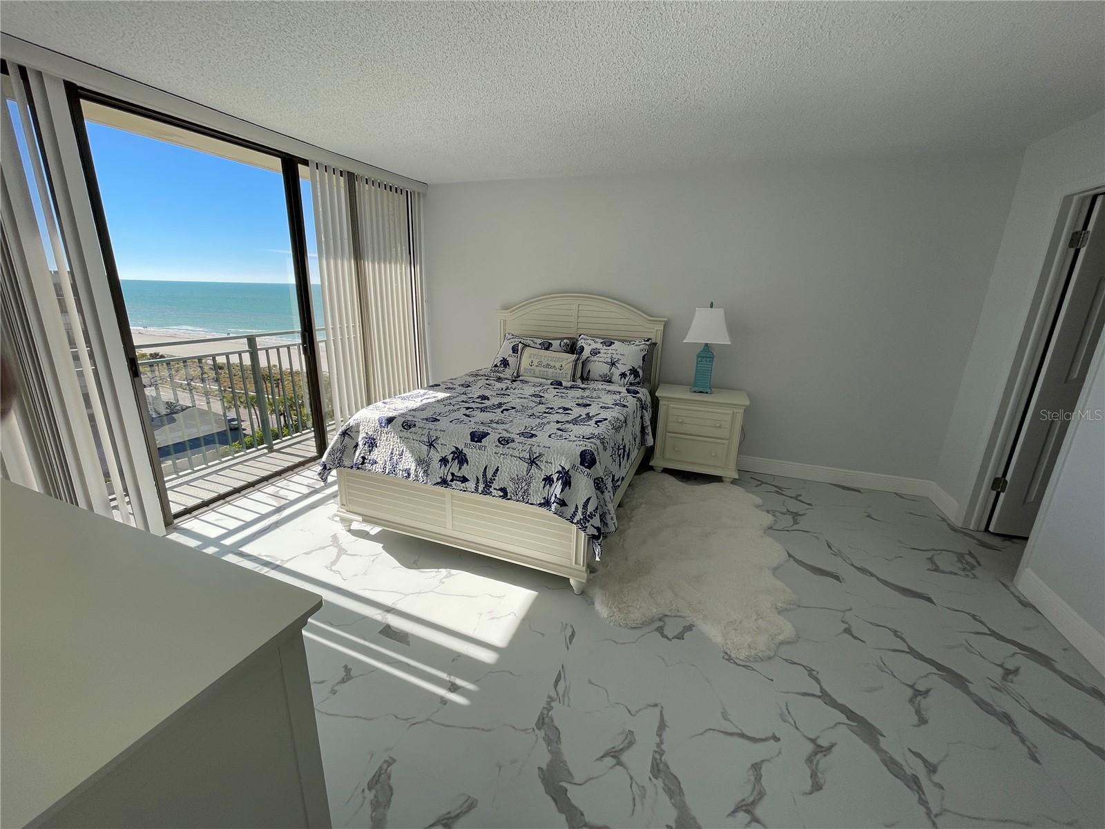 Listing photo id 52 for 1380 Gulf Boulevard 805