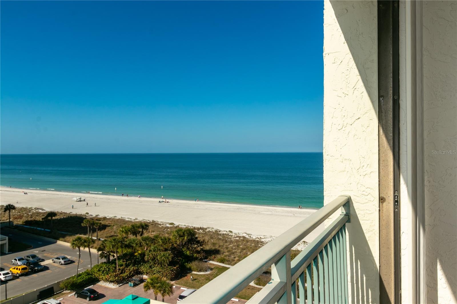 Listing photo id 4 for 1380 Gulf Boulevard 805