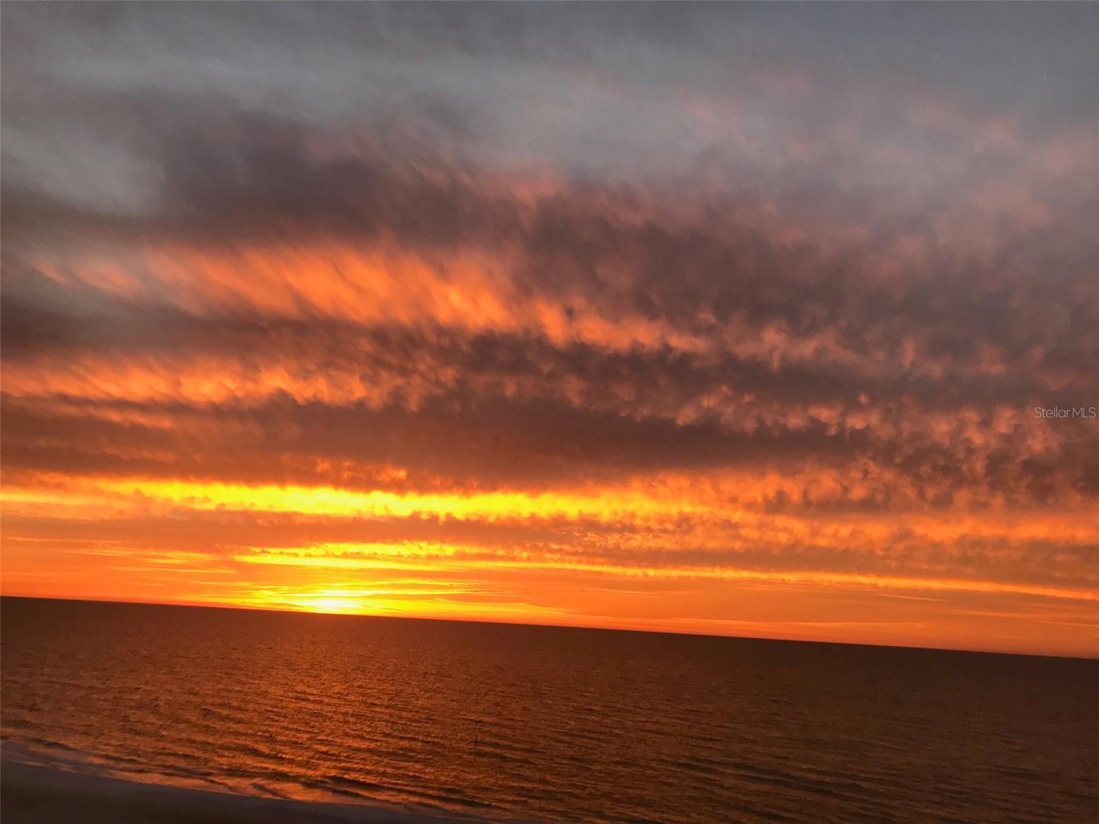 Listing photo id 5 for 1380 Gulf Boulevard 805