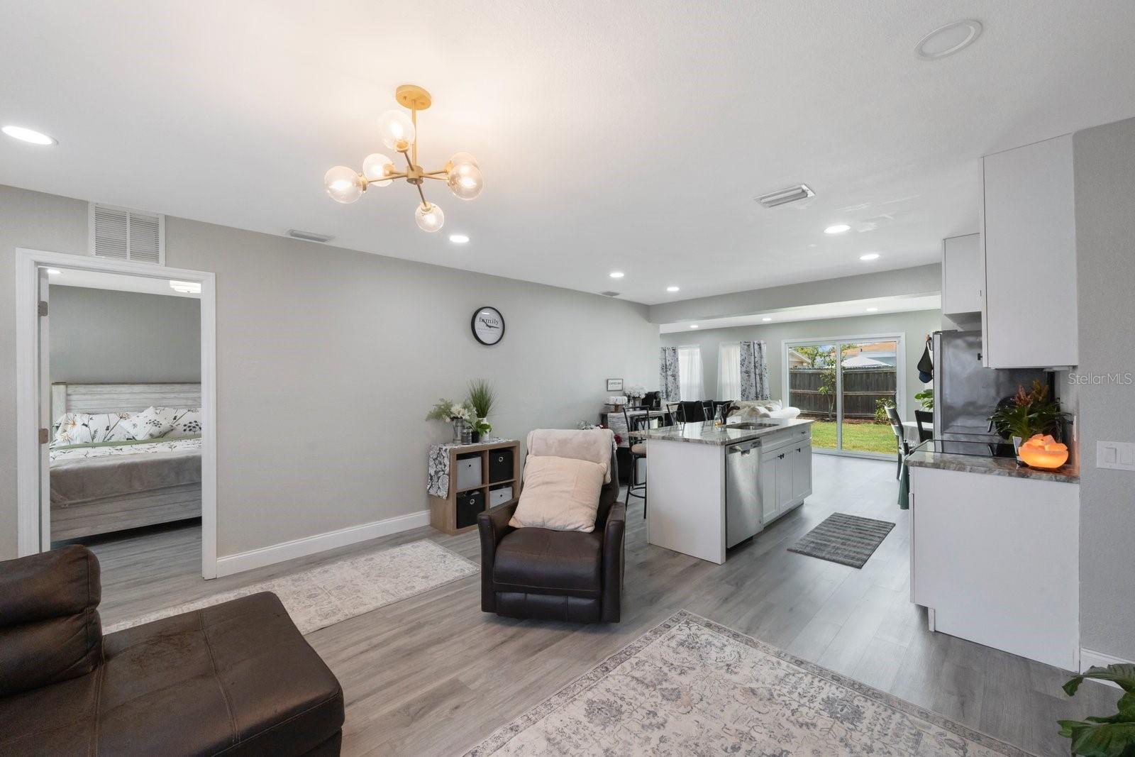 Image 10 of 39 For 8339 75th Avenue