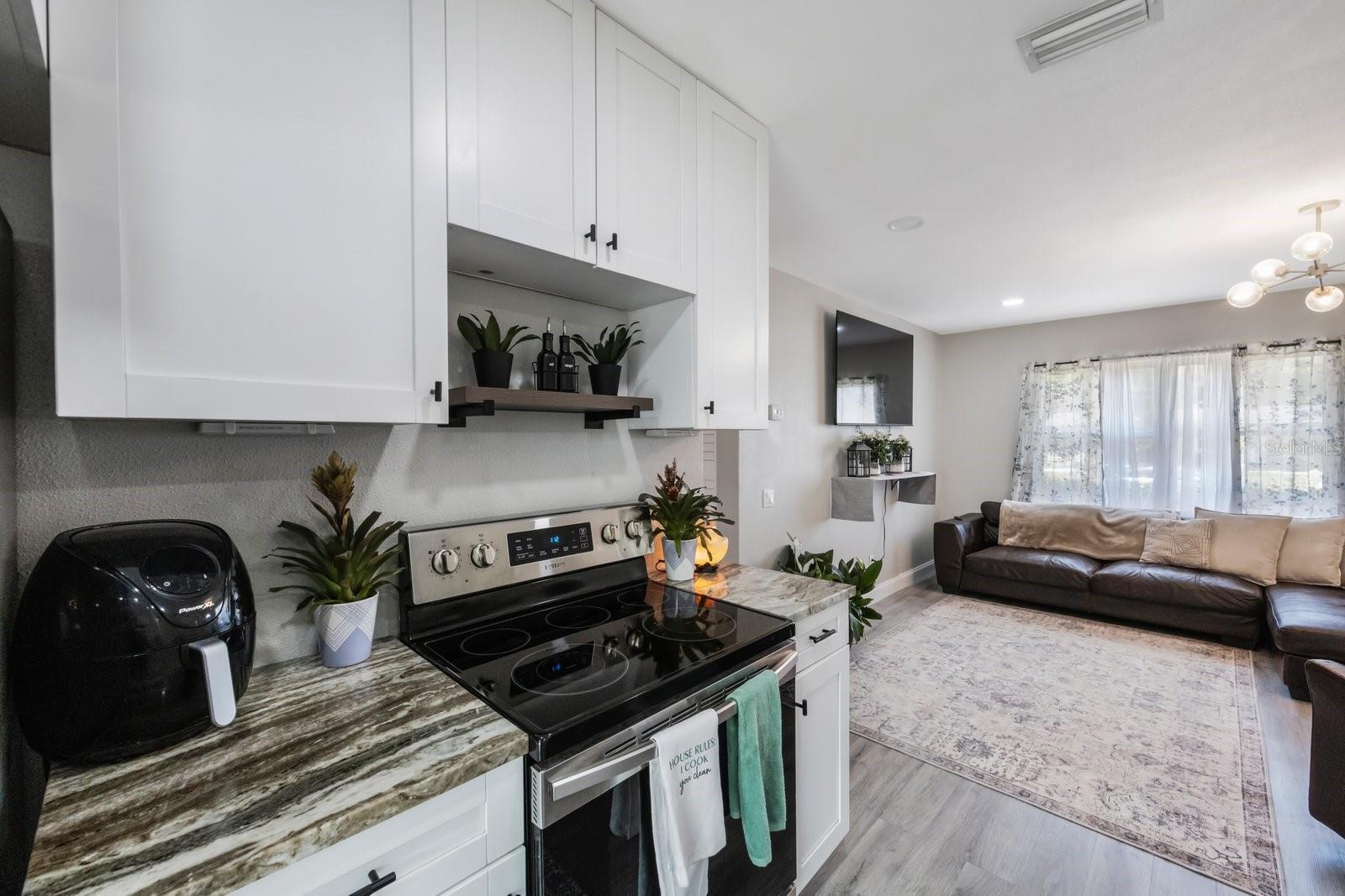 Image 15 of 39 For 8339 75th Avenue