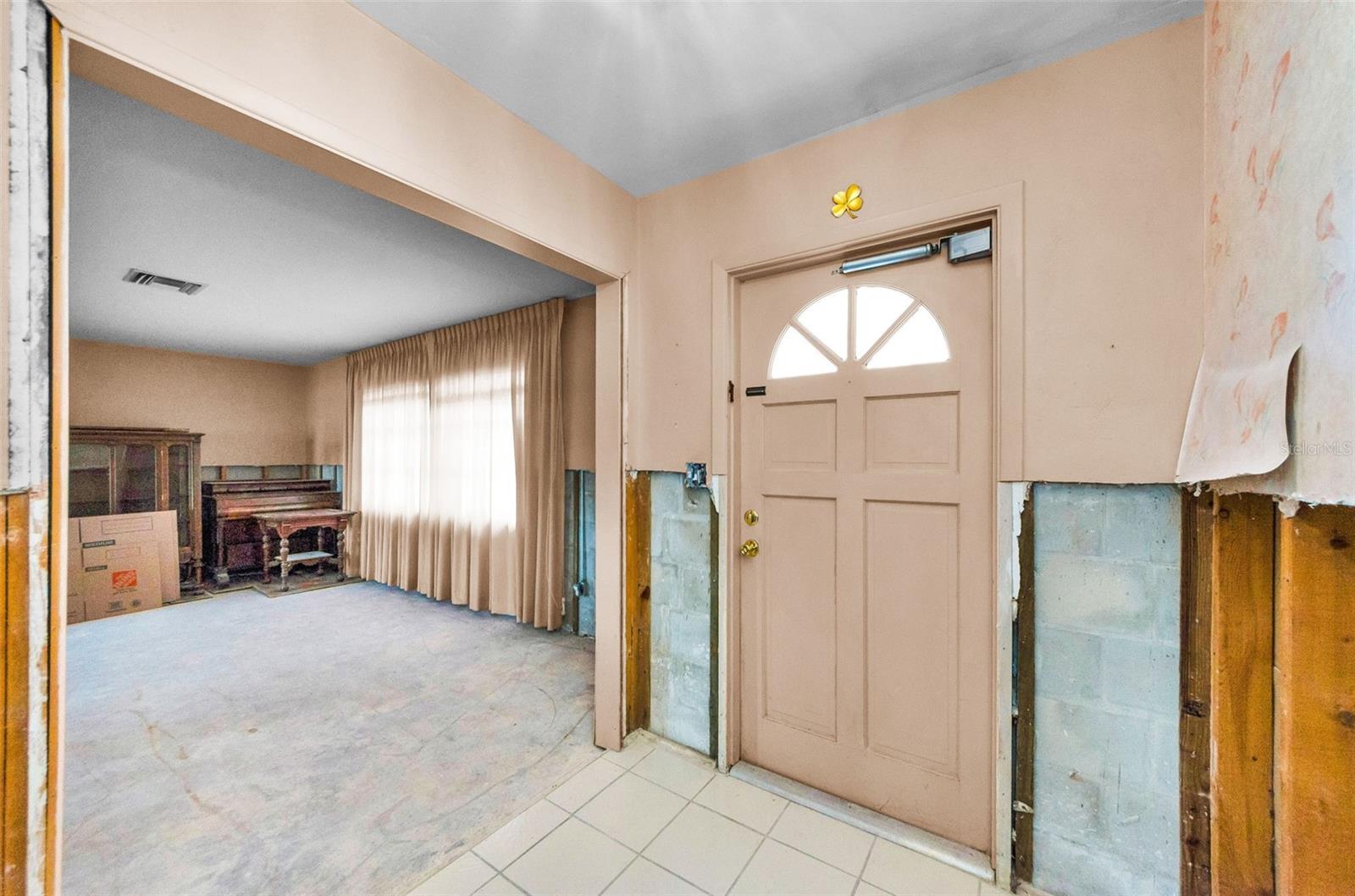 Image 31 of 66 For 2053 Iowa Avenue Ne