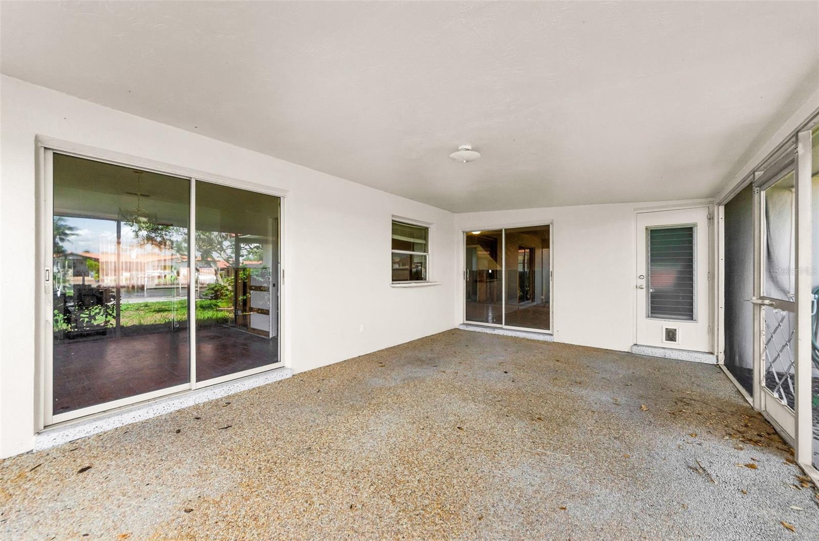 Image 39 of 66 For 2053 Iowa Avenue Ne