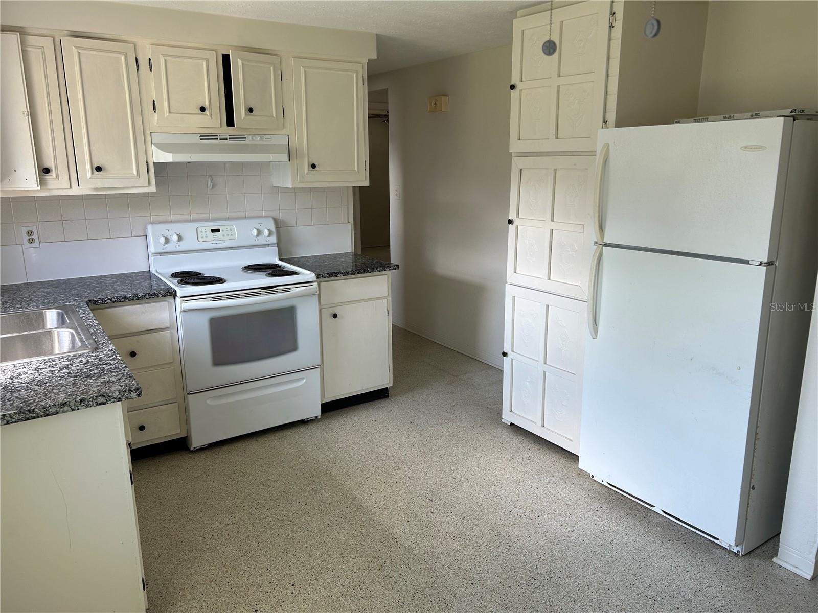Image 3 of 10 For 2030 Hess Drive