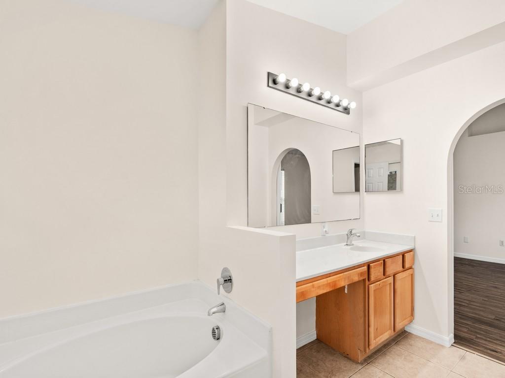 Image 19 of 59 For 1253 25th Terrace Sw