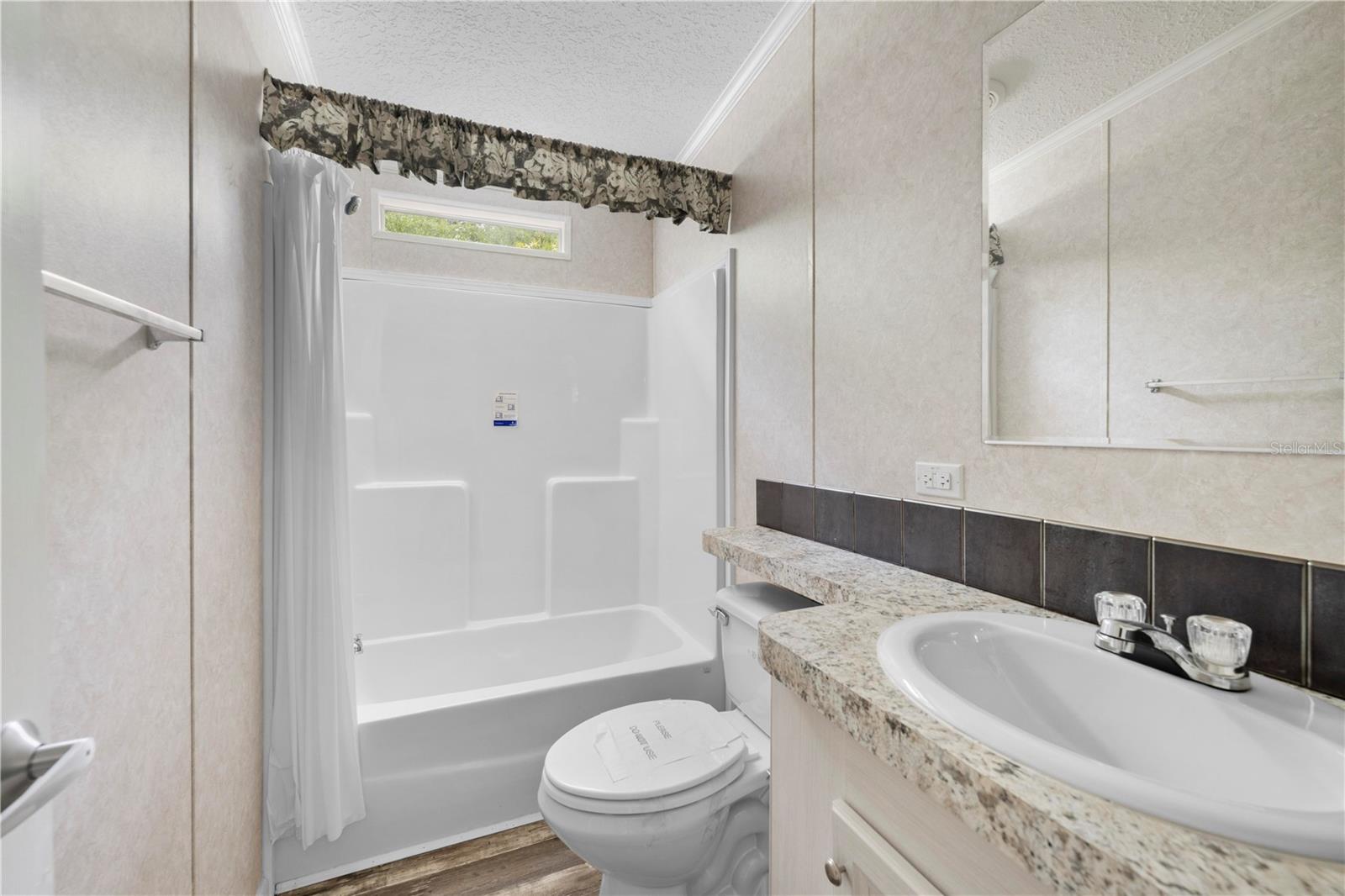 Listing photo id 18 for 4724 Forest Lake Drive