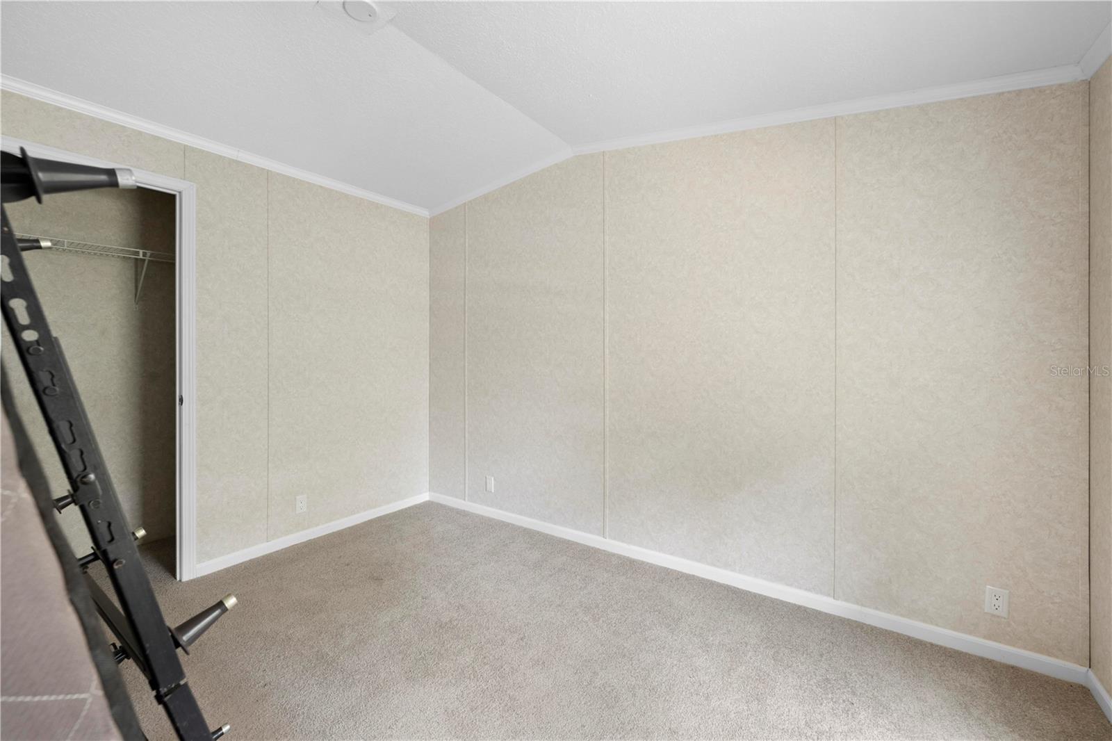 Listing photo id 20 for 4724 Forest Lake Drive