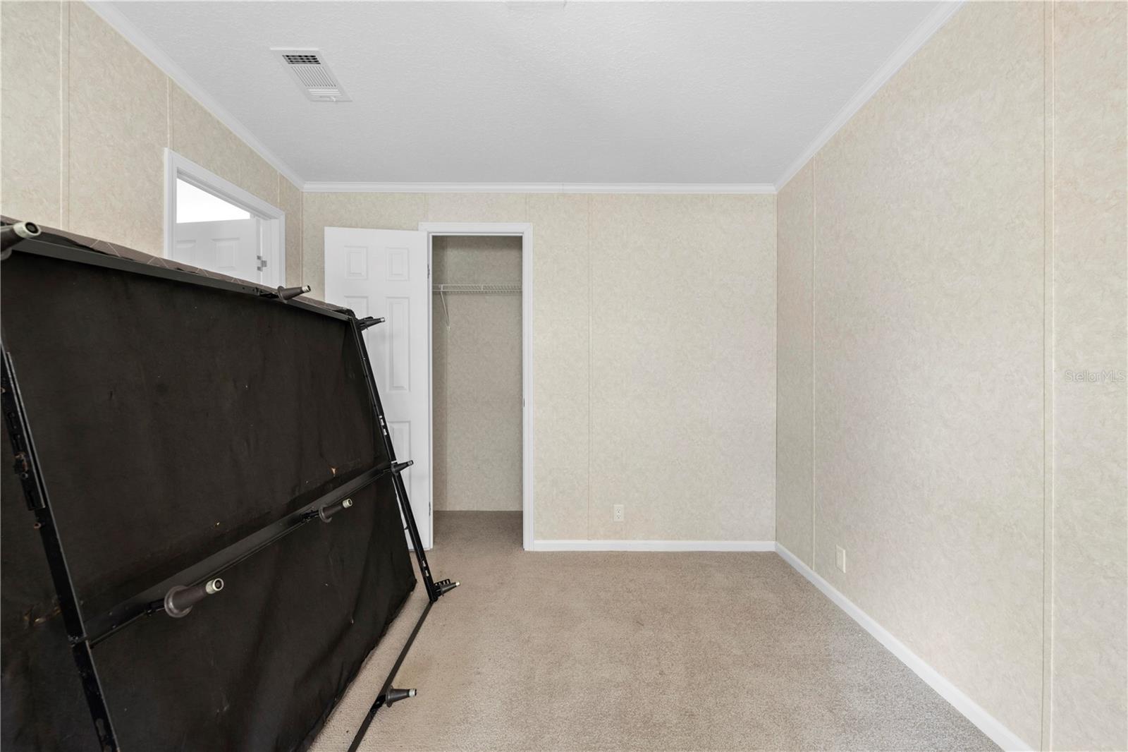 Listing photo id 21 for 4724 Forest Lake Drive
