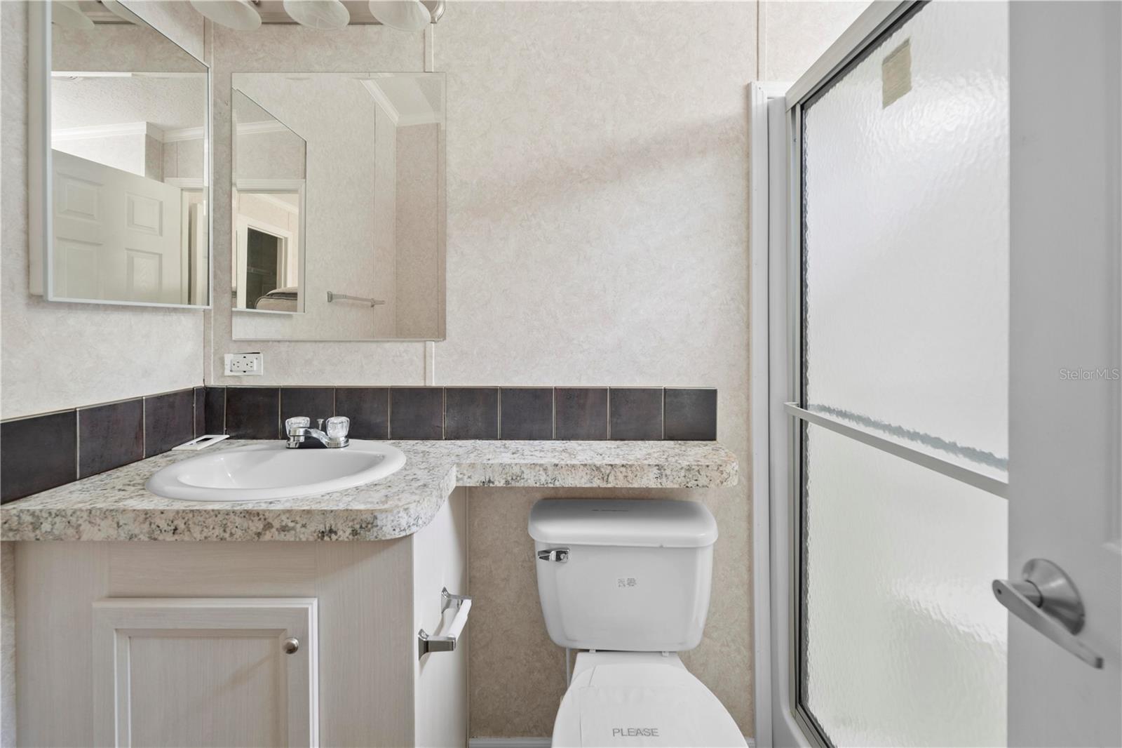 Listing photo id 23 for 4724 Forest Lake Drive