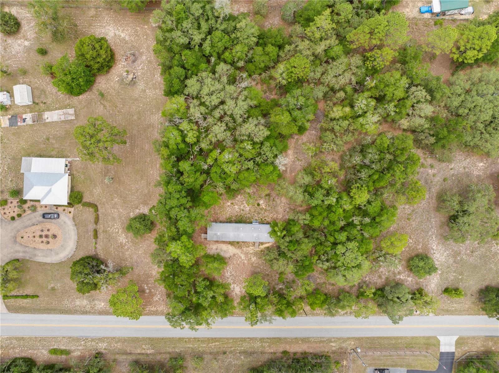 Listing photo id 28 for 4724 Forest Lake Drive