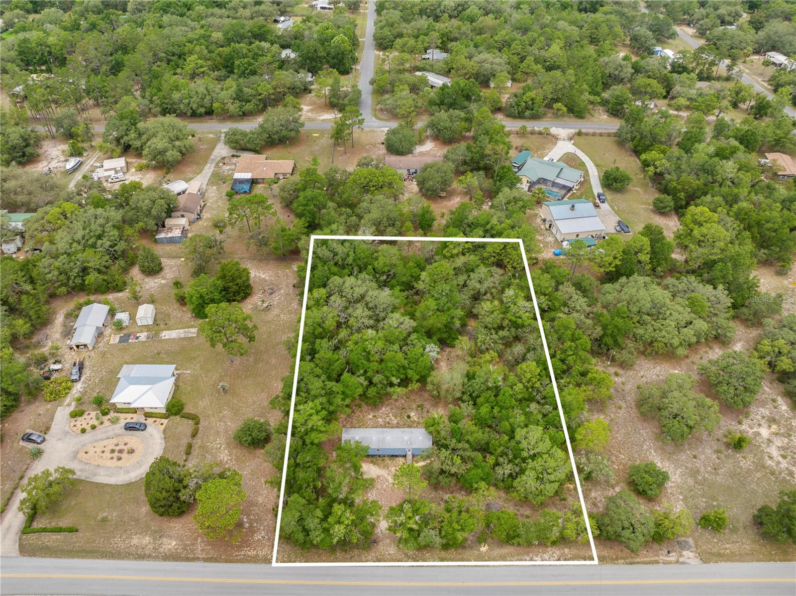 Listing photo id 37 for 4724 Forest Lake Drive