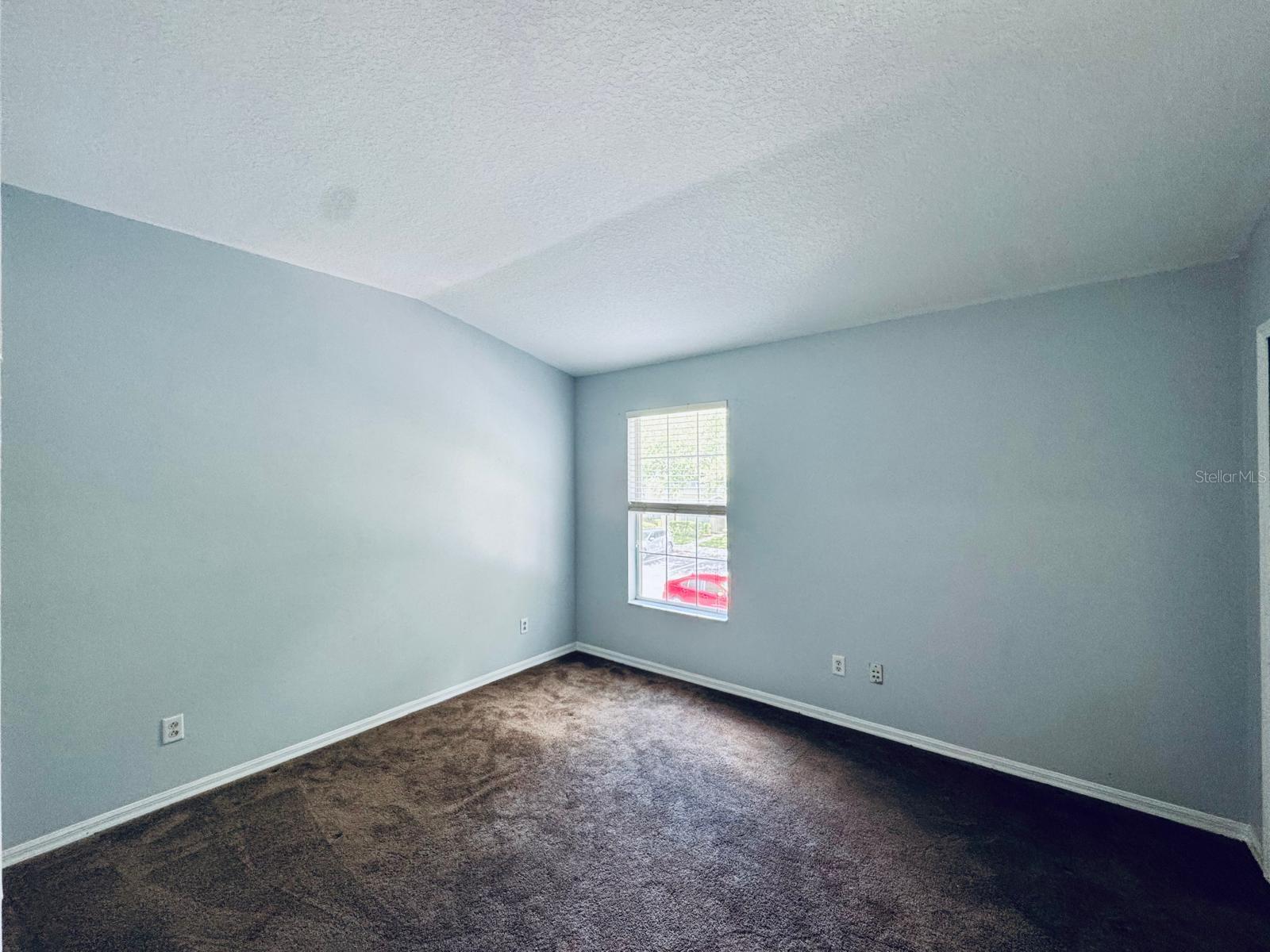 Image 10 of 22 For 15833 Fishhawk Falls Drive