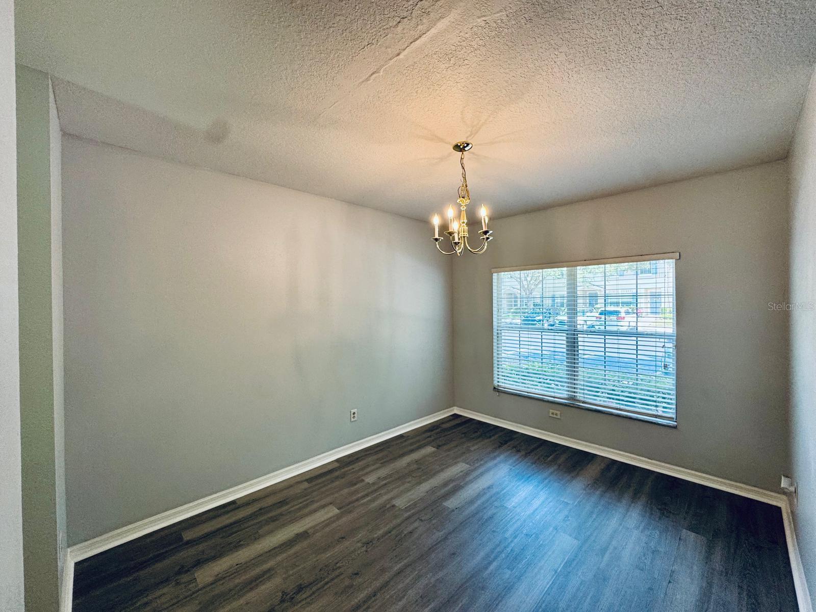 Image 7 of 22 For 15833 Fishhawk Falls Drive
