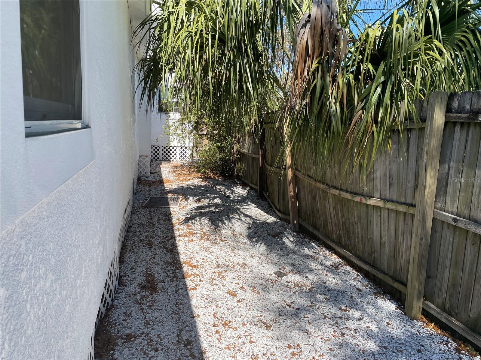 Image 14 of 30 For 114 Amelia Avenue