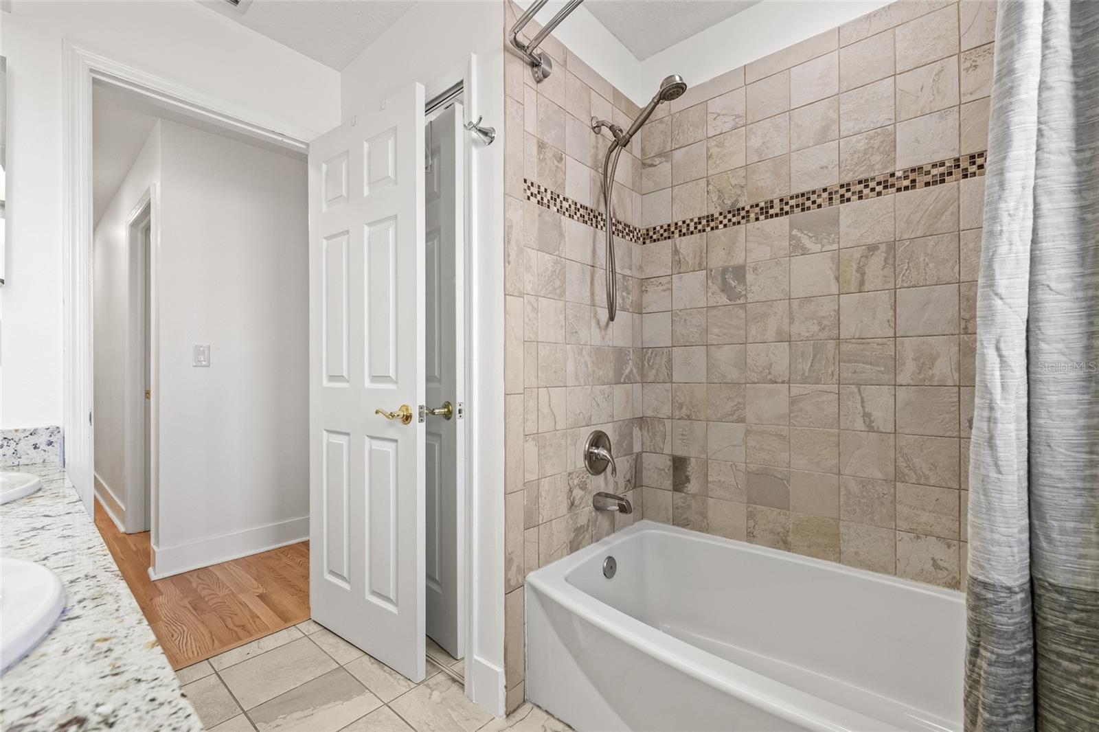Image 62 of 67 For 1191 Darlington Oak Drive Ne