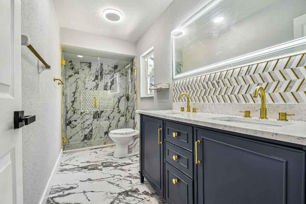 Image 31 of 50 For 325 Gladstone Boulevard