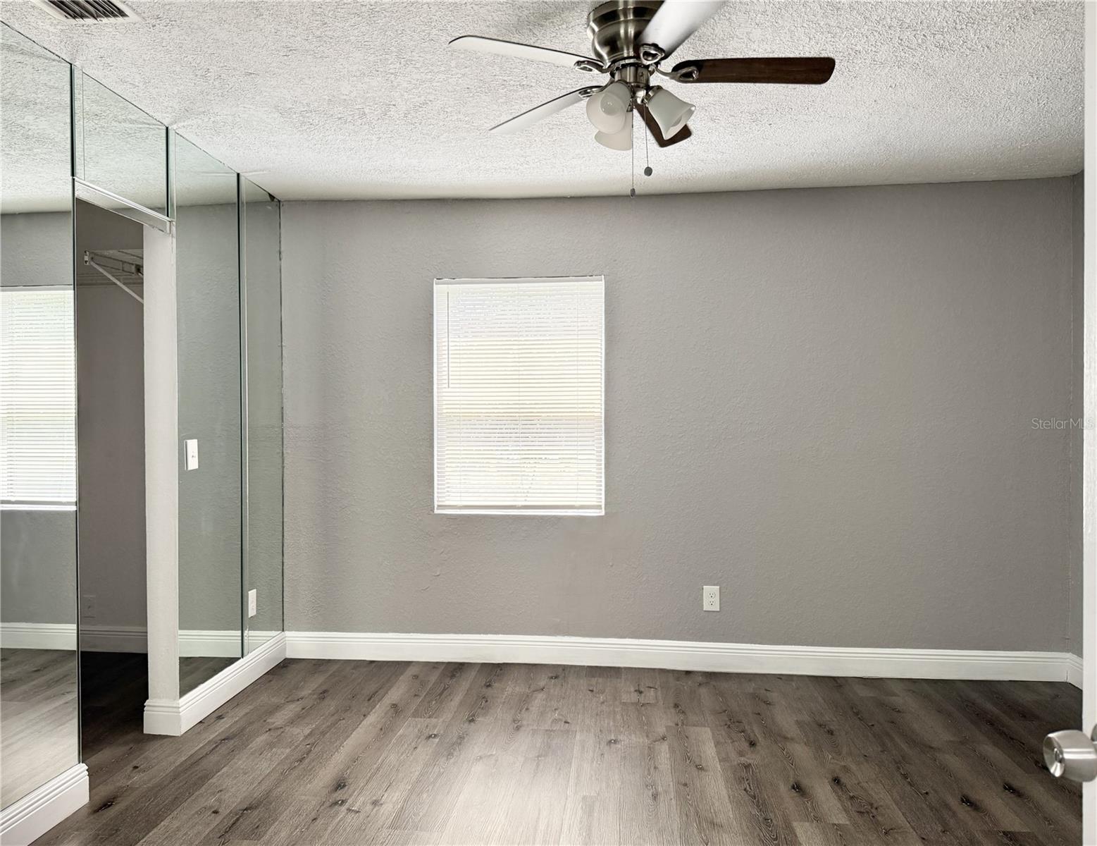 Listing photo id 14 for 5229 Tennis Court Circle