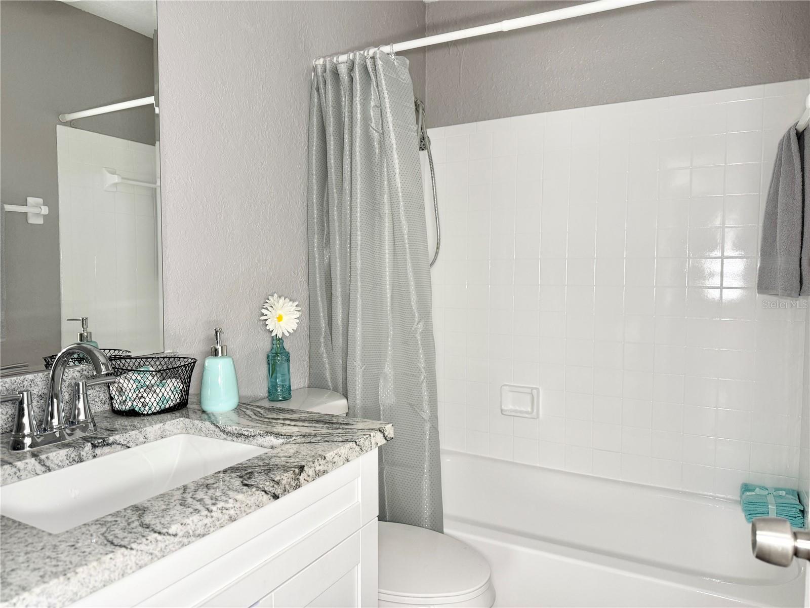 Listing photo id 16 for 5229 Tennis Court Circle