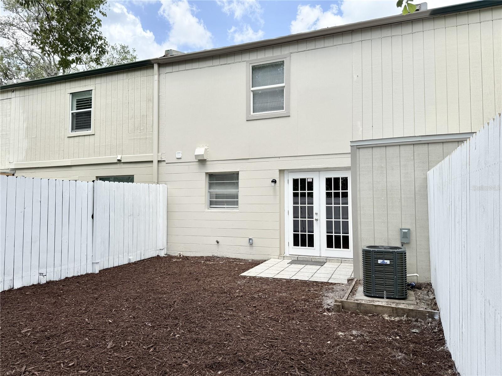 Listing photo id 19 for 5229 Tennis Court Circle