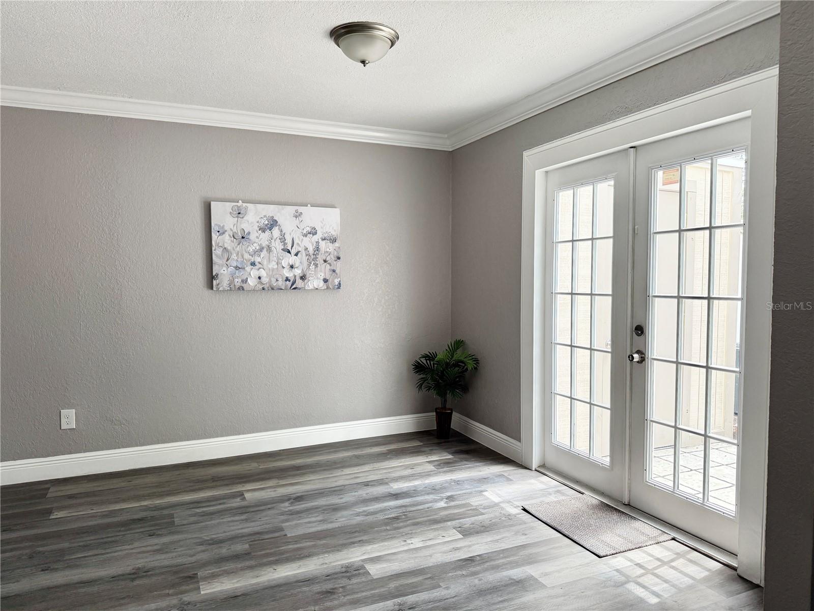Listing photo id 4 for 5229 Tennis Court Circle