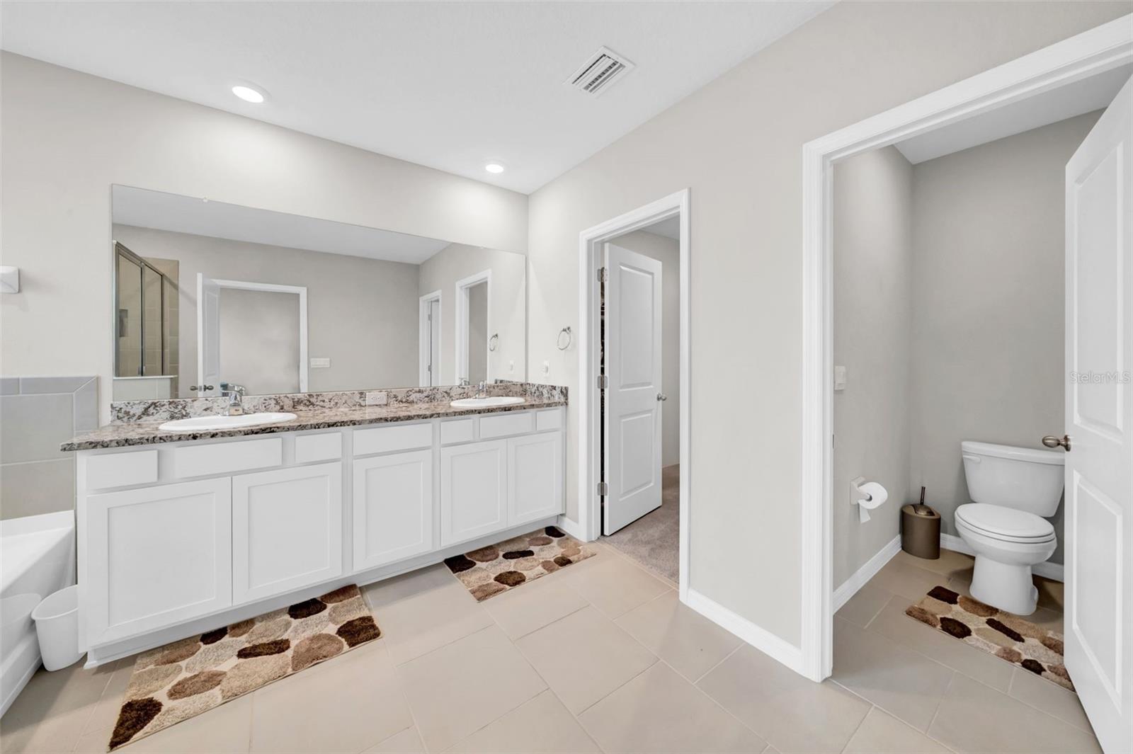 Listing photo id 35 for 32136 Conchshell Sail Street