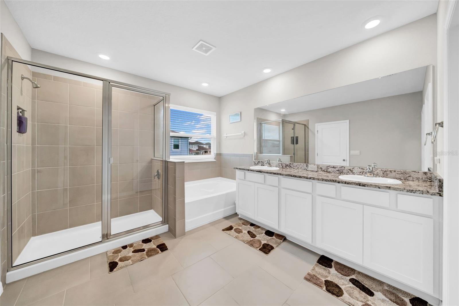 Listing photo id 37 for 32136 Conchshell Sail Street