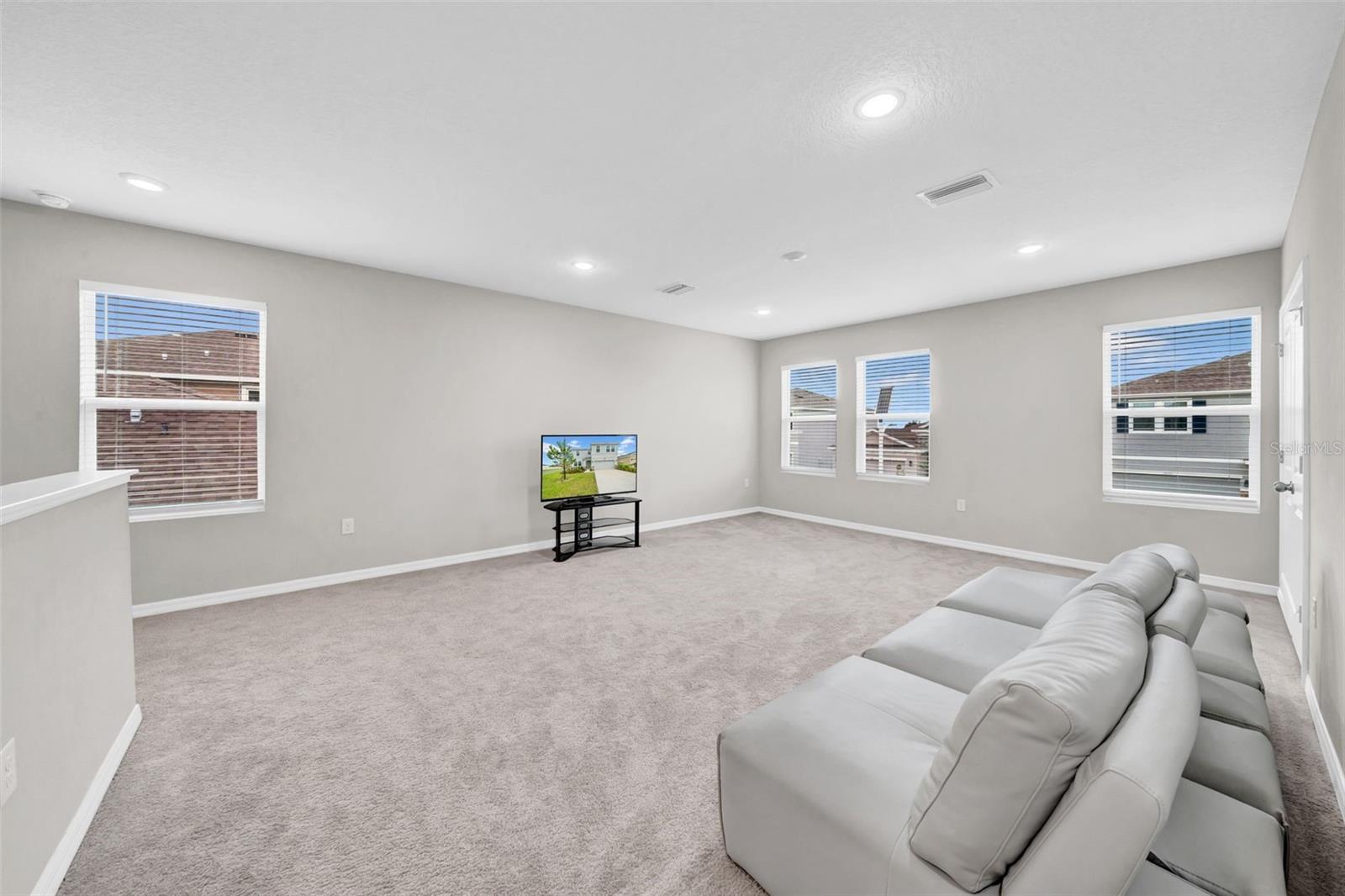 Listing photo id 42 for 32136 Conchshell Sail Street