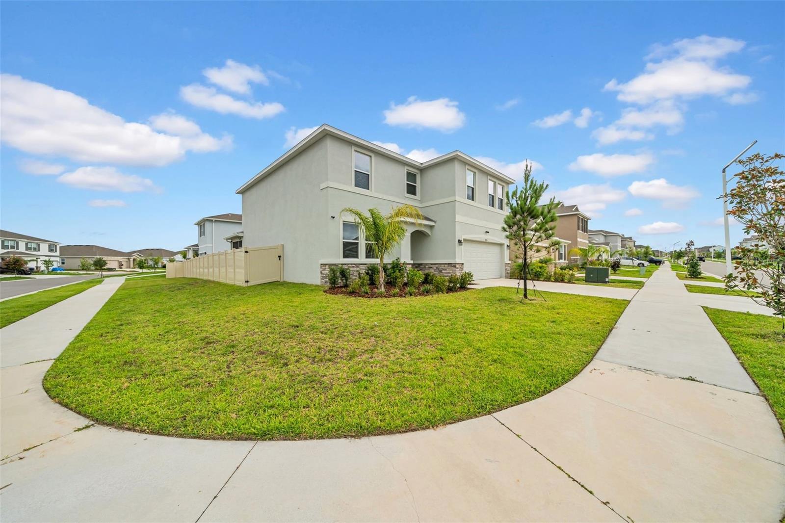 Listing photo id 3 for 32136 Conchshell Sail Street