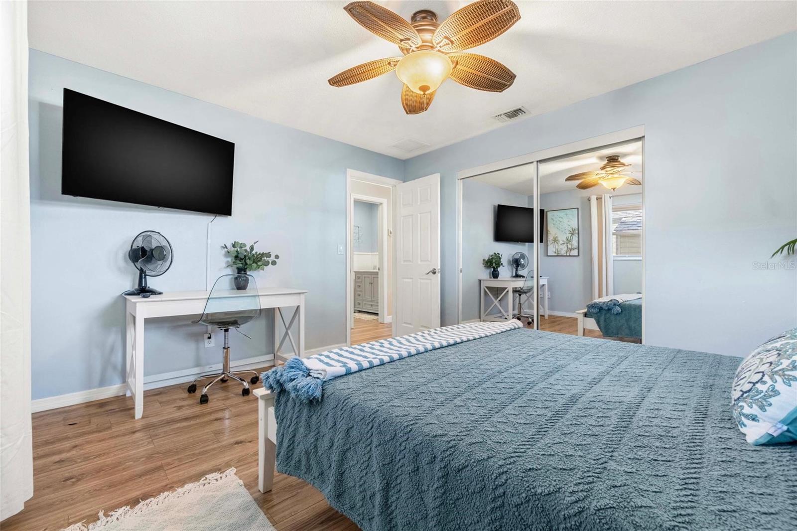 Image 11 of 37 For 10339 111th Street