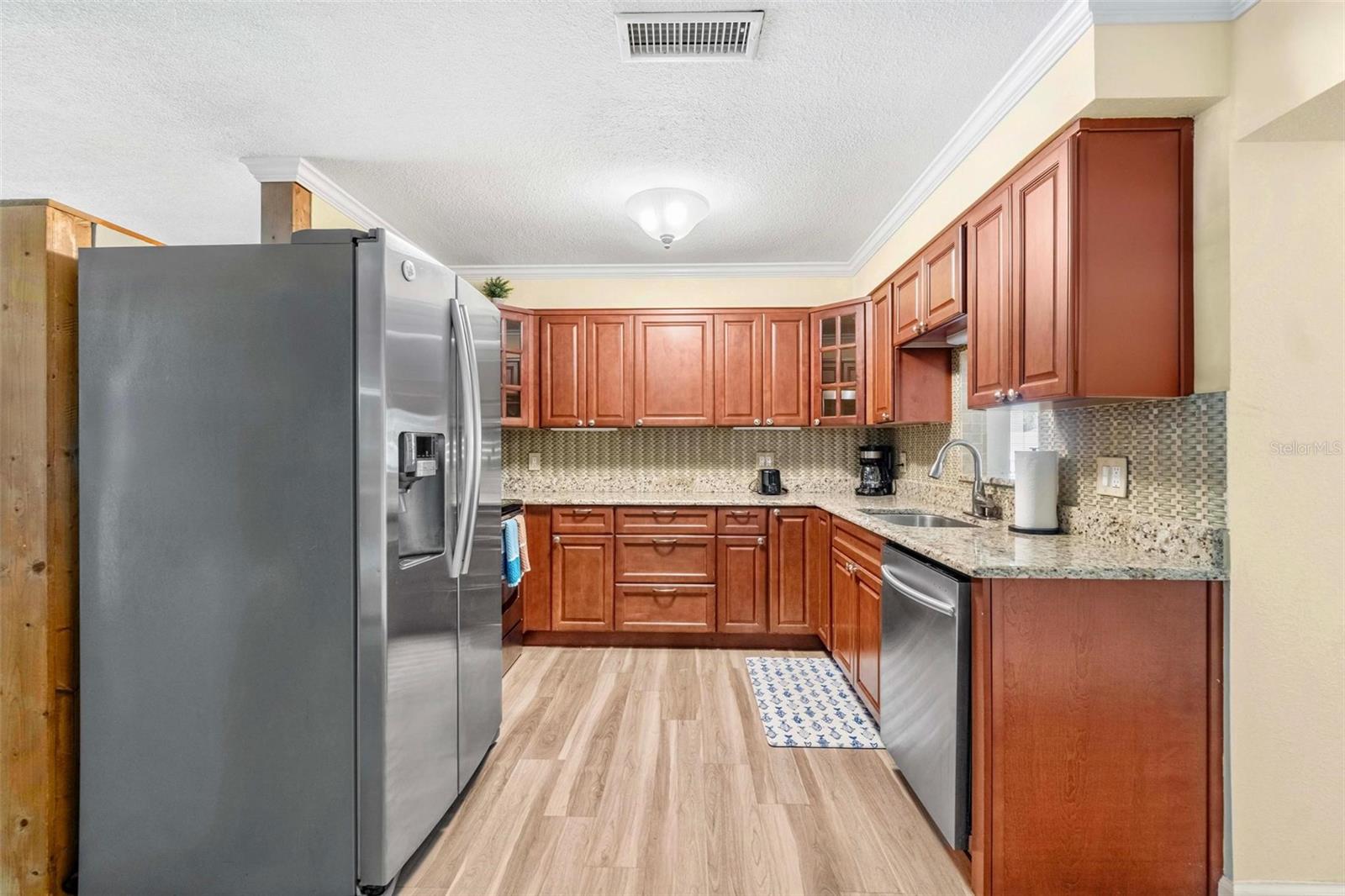 Image 16 of 37 For 10339 111th Street