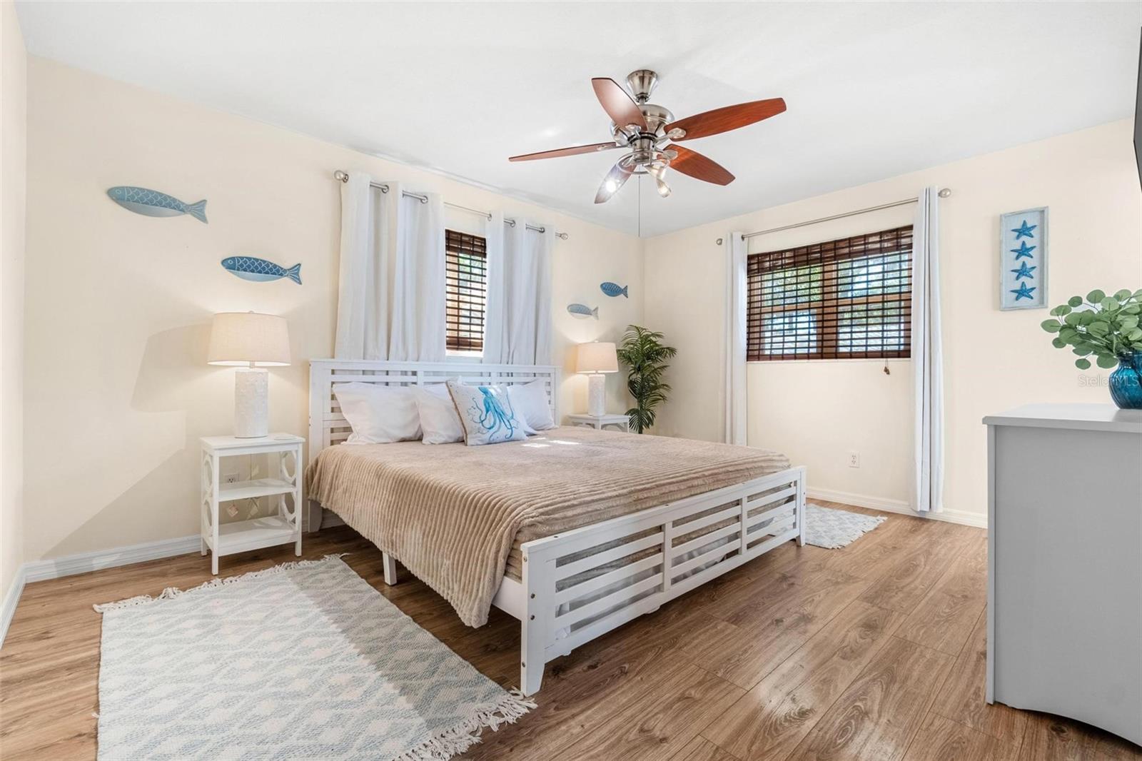 Image 19 of 37 For 10339 111th Street