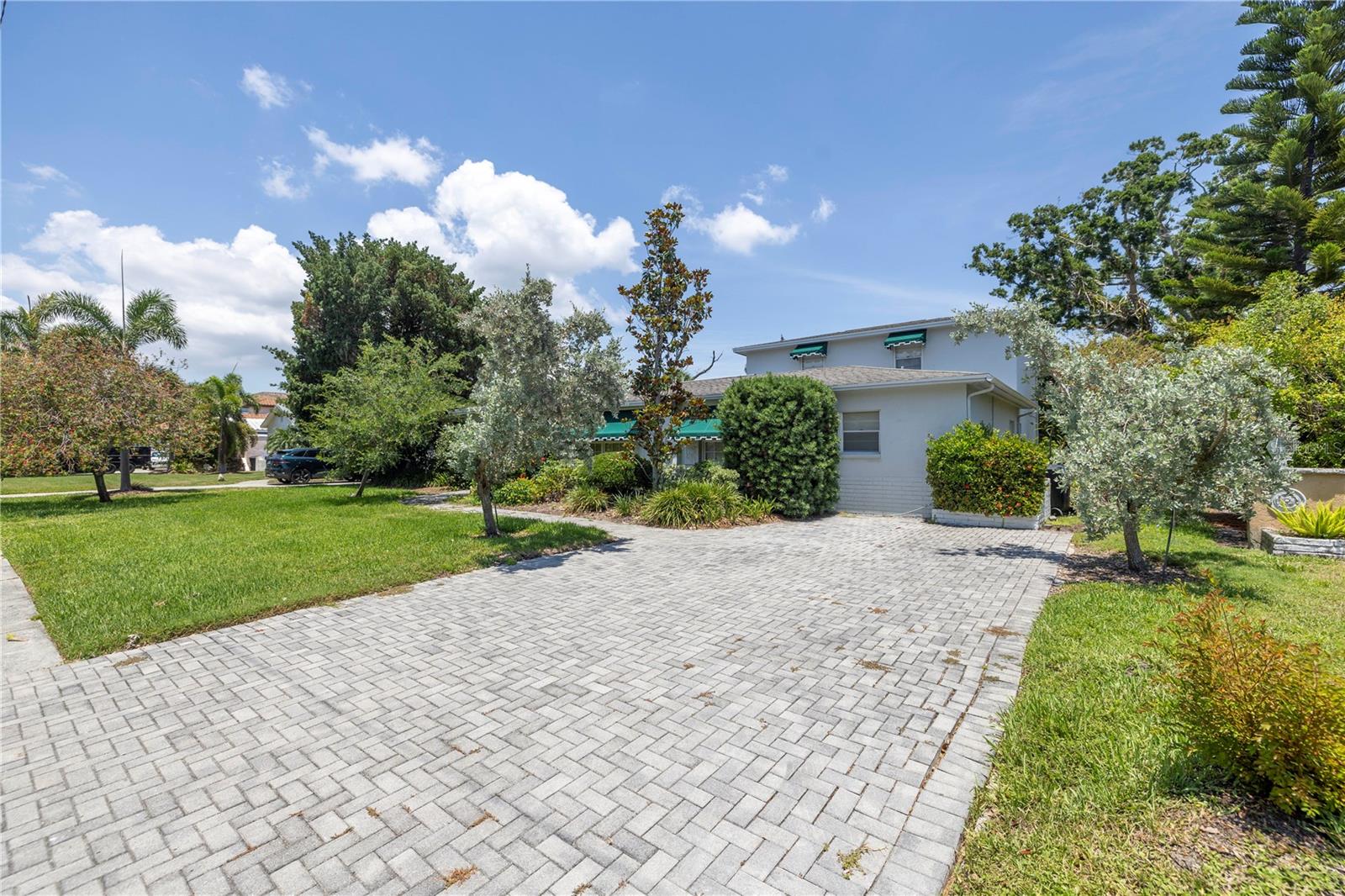 Image 9 of 27 For 167 Almedo Way Ne