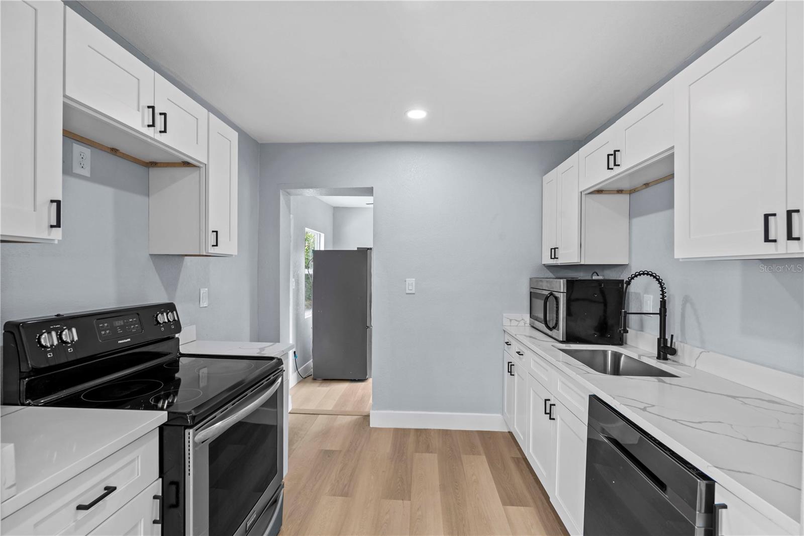 Image 11 of 36 For 2465 16th Avenue S