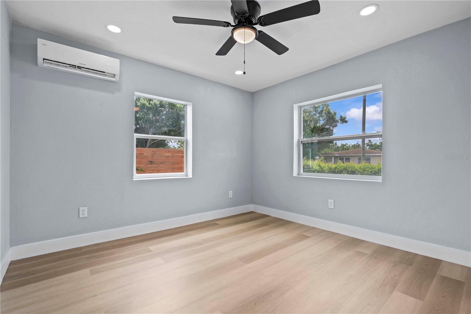 Image 13 of 36 For 2465 16th Avenue S