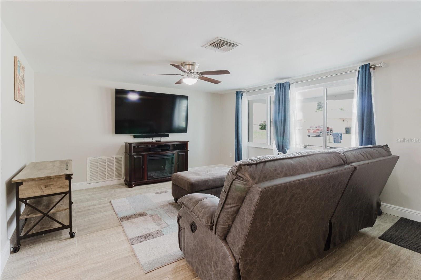 Image 29 of 92 For 5840 Liddell Drive