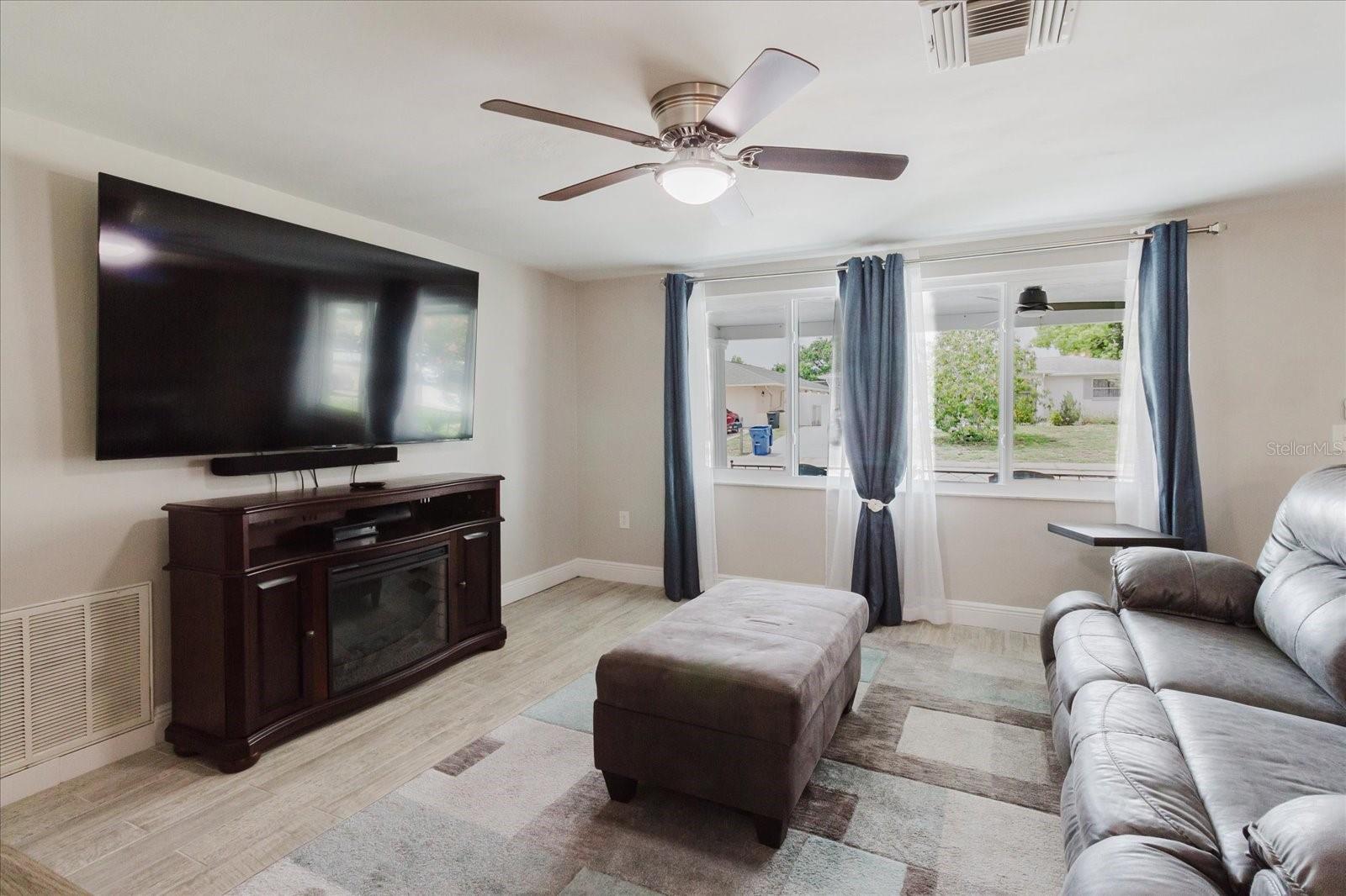 Image 34 of 92 For 5840 Liddell Drive