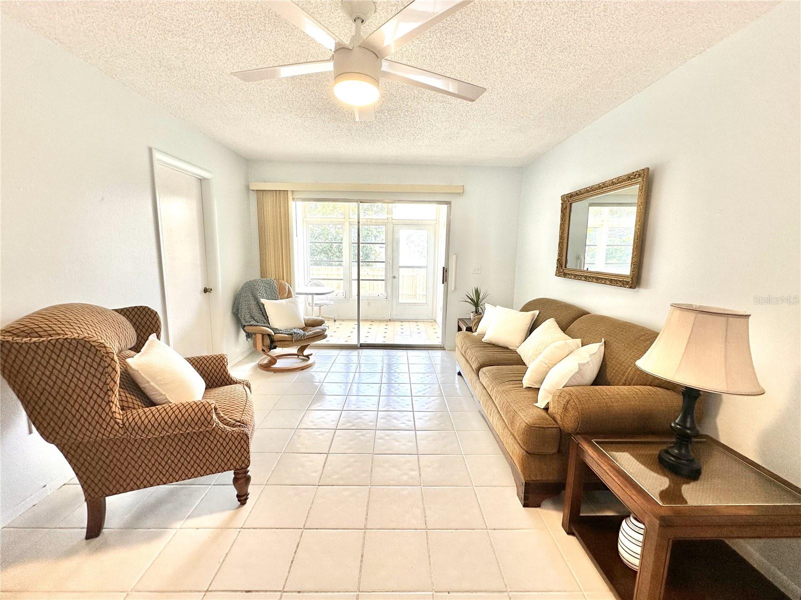 Image 11 of 35 For 13926 Mission Oaks Boulevard