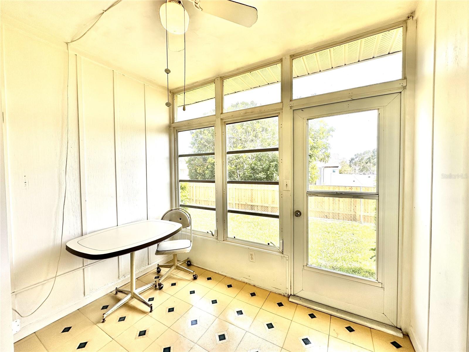 Image 20 of 35 For 13926 Mission Oaks Boulevard