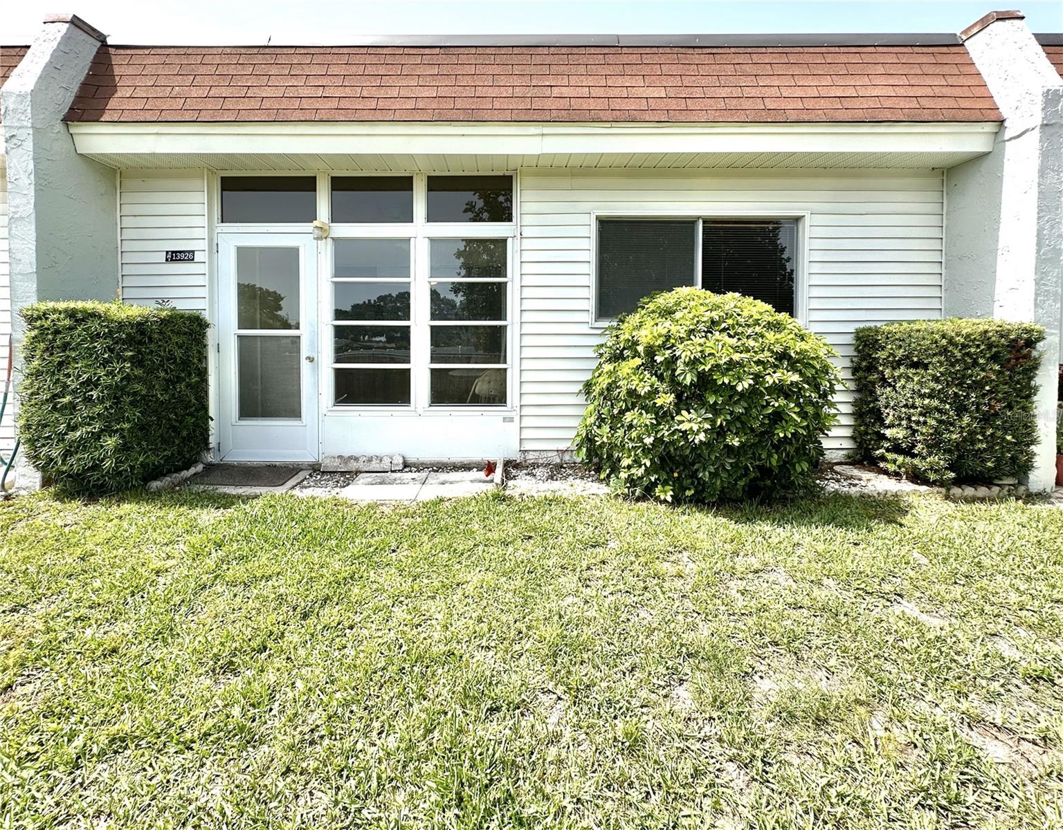 Image 22 of 35 For 13926 Mission Oaks Boulevard