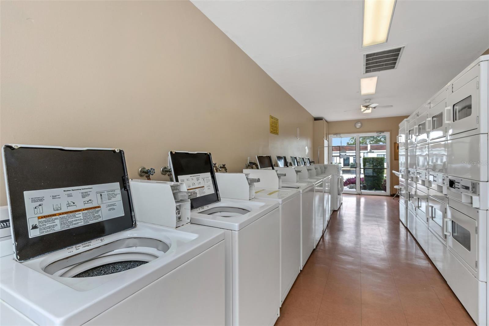 Image 31 of 35 For 13926 Mission Oaks Boulevard