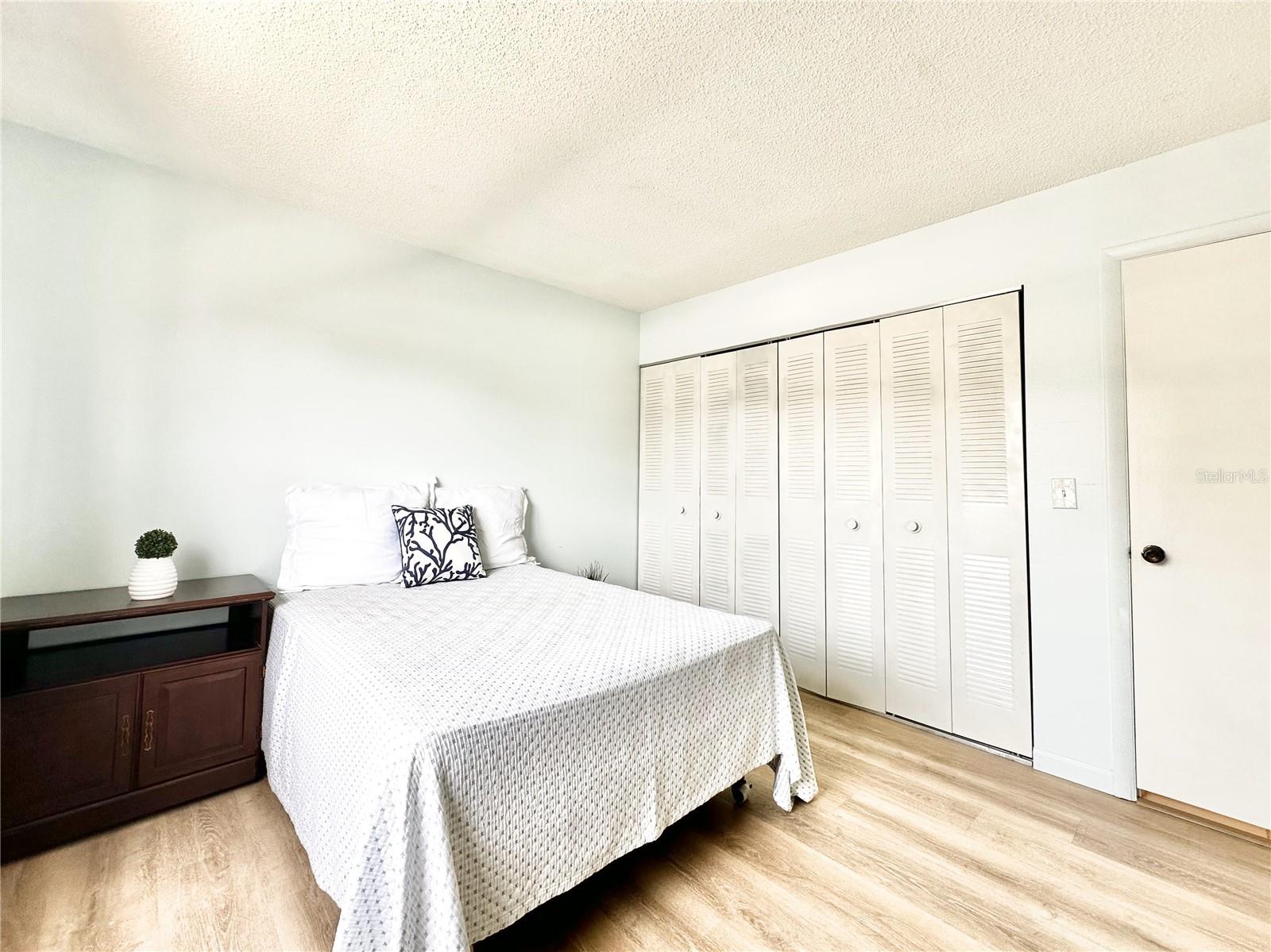 Image 9 of 35 For 13926 Mission Oaks Boulevard