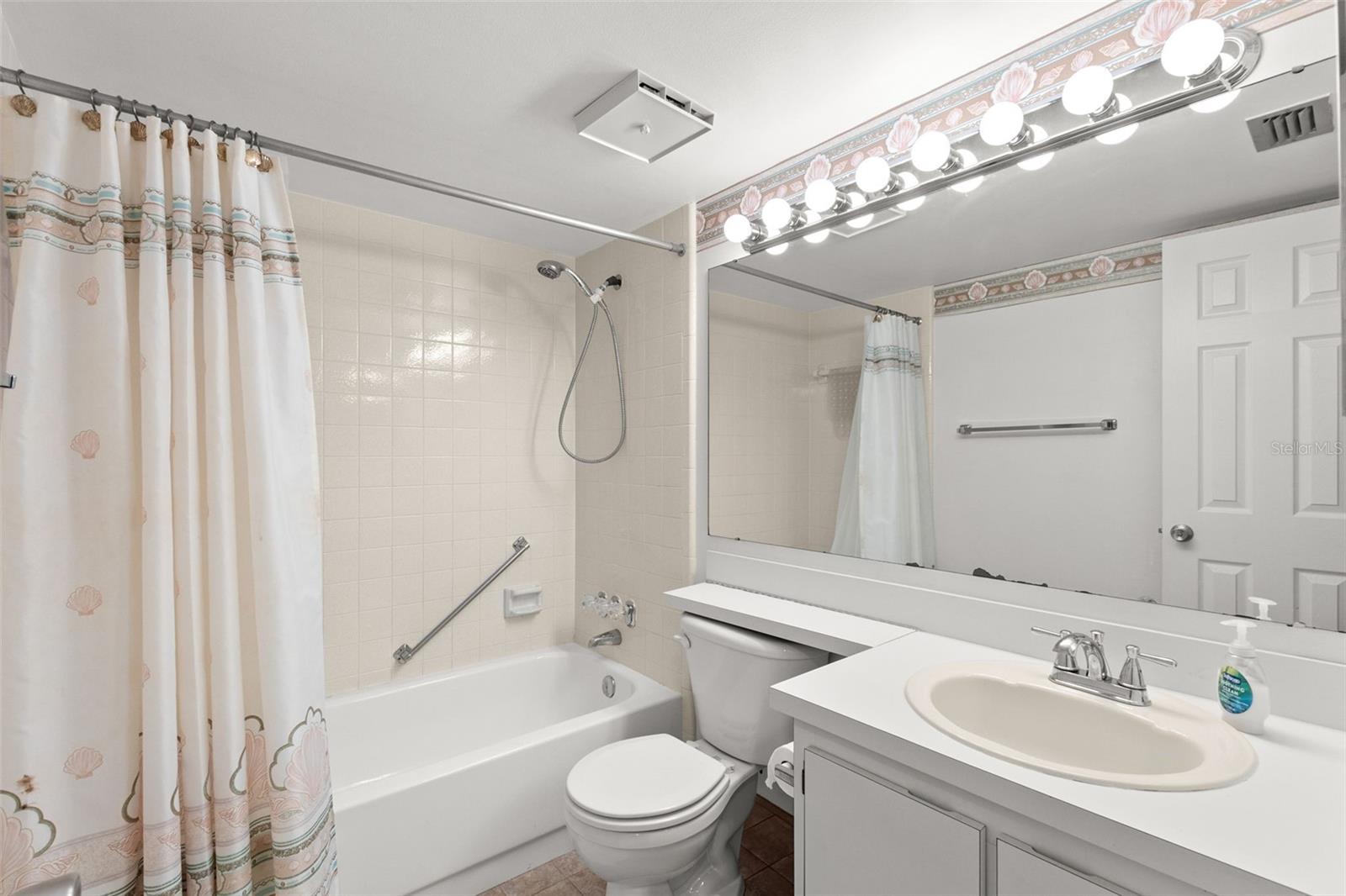 Image 18 of 23 For 2699 Pine Ridge Way E H2