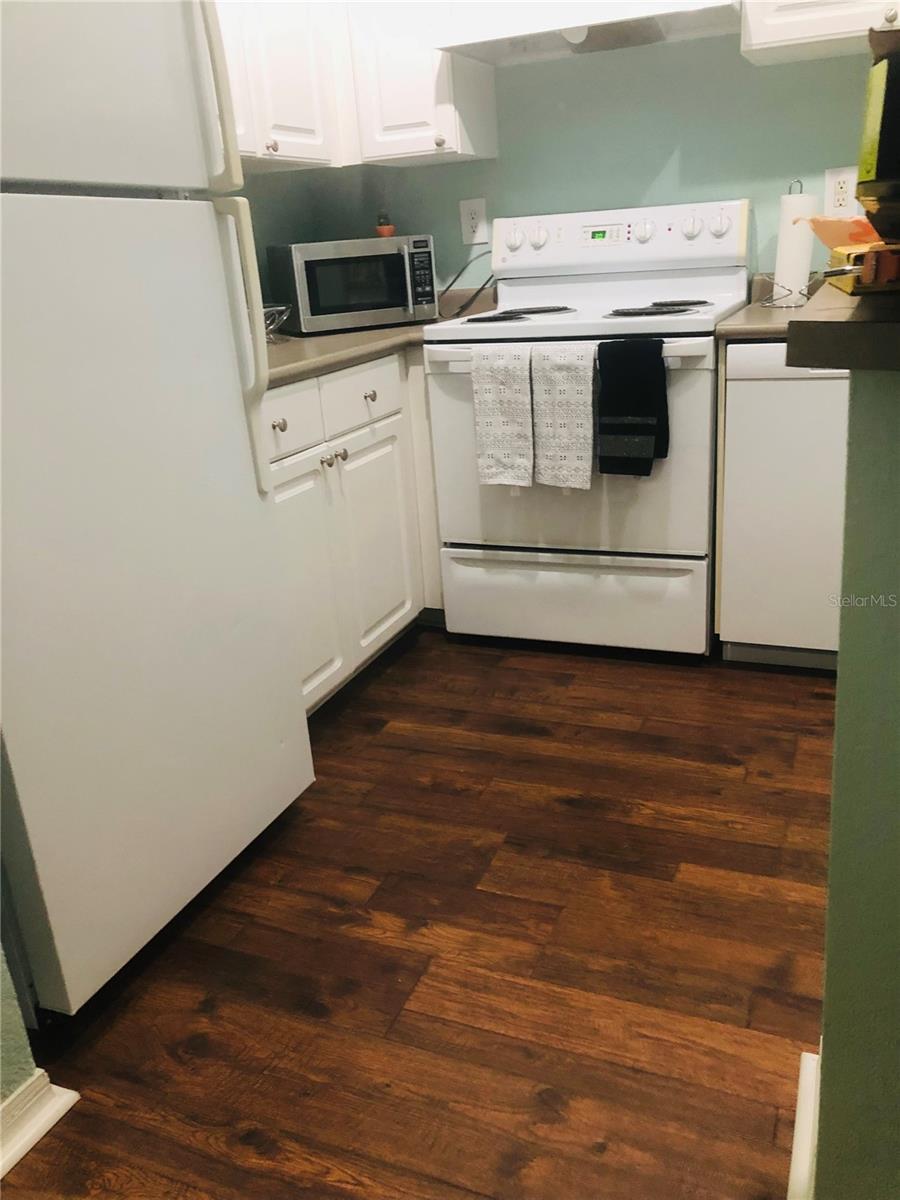 Image 8 of 13 For 402 Armenia Avenue 120