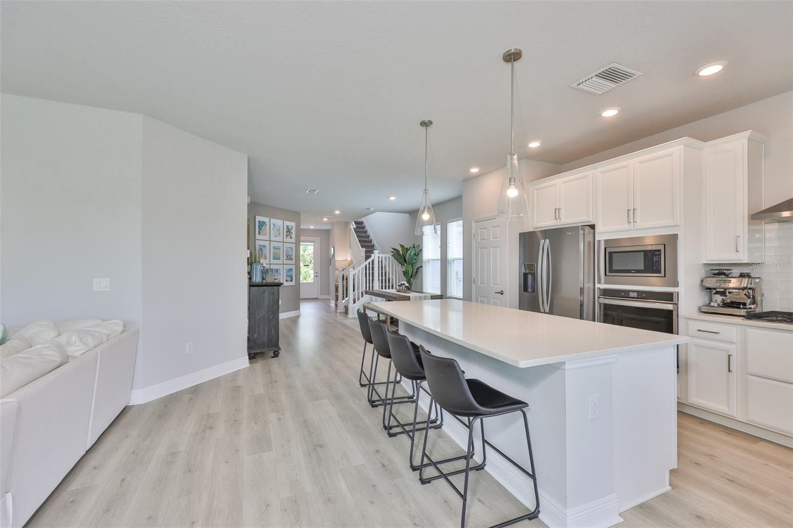Listing photo id 13 for 5511 Del Coronado Drive