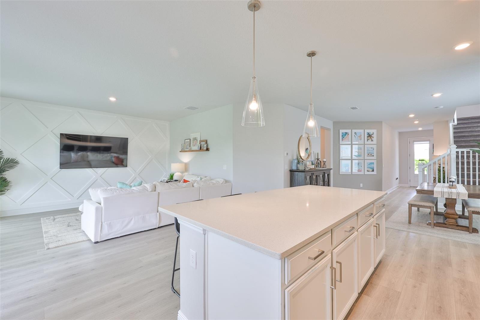 Listing photo id 14 for 5511 Del Coronado Drive