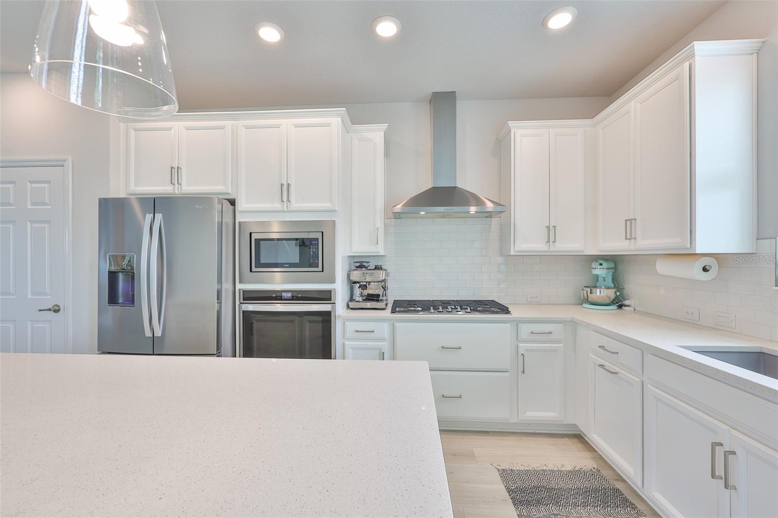Listing photo id 15 for 5511 Del Coronado Drive