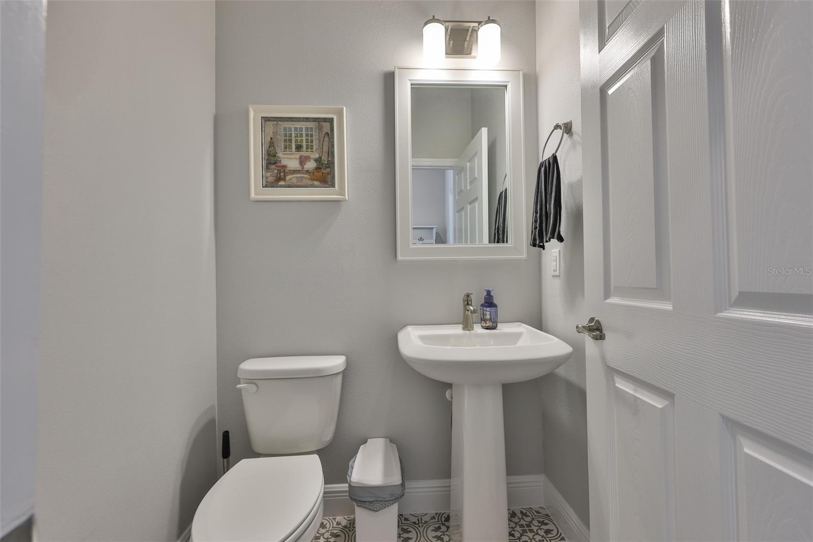 Listing photo id 18 for 5511 Del Coronado Drive